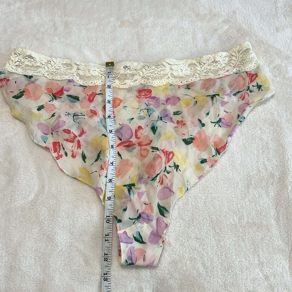 Vintage Victoria’s Secret Gold Label Floral Lace High Cut Panty Size Small - Picture 7 of 8
